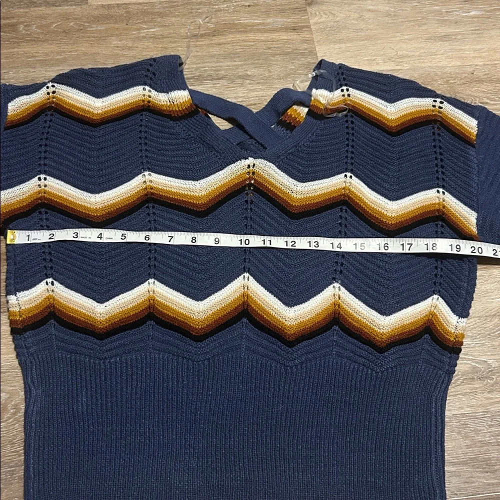 Navy Chevron Knit Sweater💥
